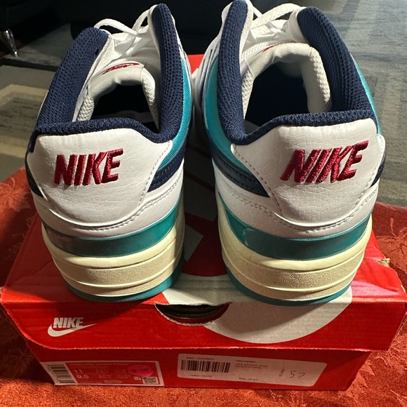 Brand new women’s Nike gamma force size 11 men’s 9 1/2 - Picture 3 of 4